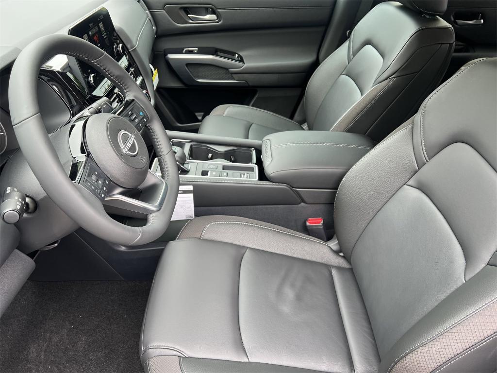new 2025 Nissan Pathfinder car, priced at $37,928