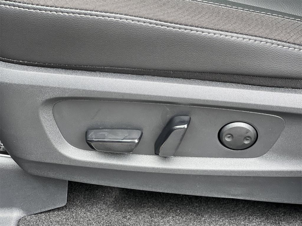 new 2025 Nissan Pathfinder car, priced at $37,928