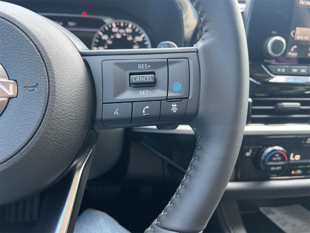 new 2025 Nissan Pathfinder car, priced at $39,586