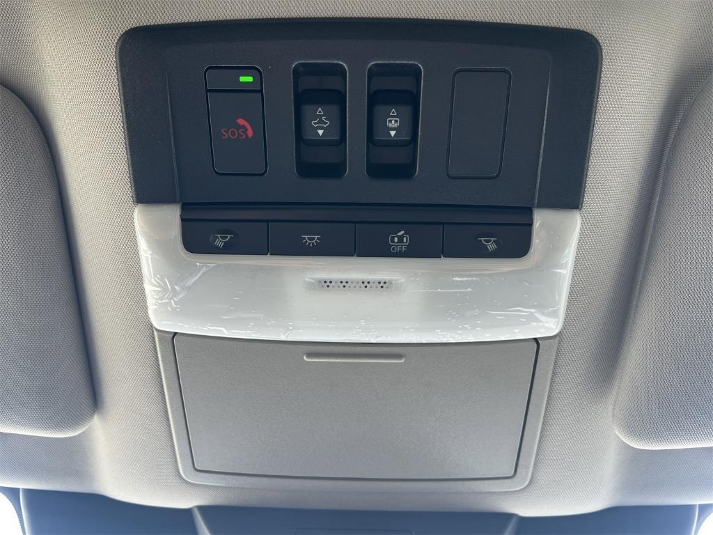 new 2025 Nissan Pathfinder car, priced at $39,586