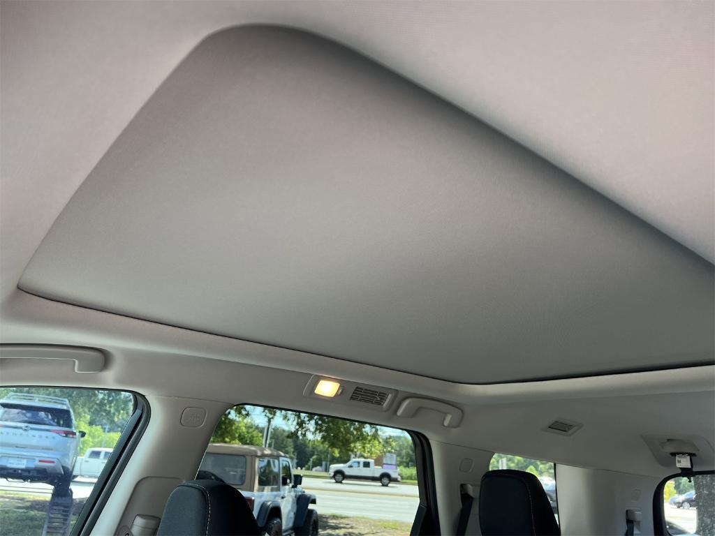 new 2025 Nissan Pathfinder car, priced at $39,586