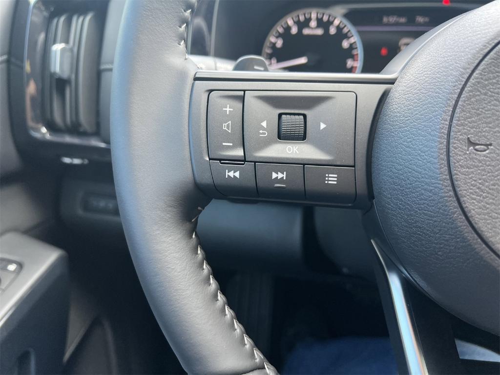 new 2025 Nissan Pathfinder car, priced at $39,586