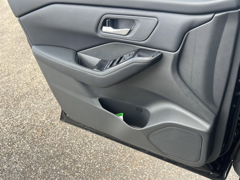 new 2025 Nissan Rogue car, priced at $27,863