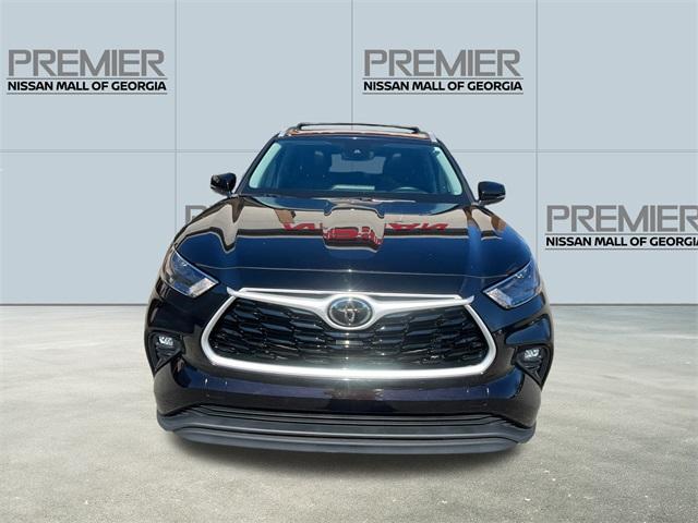 used 2022 Toyota Highlander car, priced at $32,287