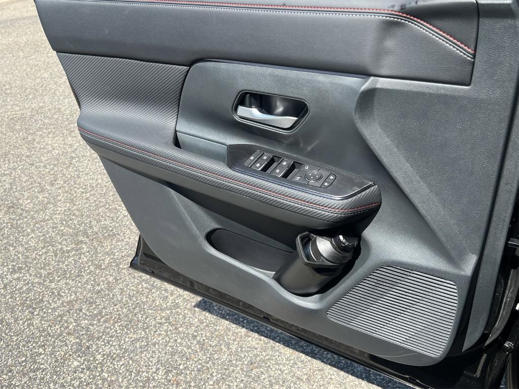 new 2025 Nissan Kicks car, priced at $25,687