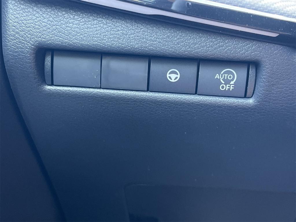 new 2025 Nissan Kicks car, priced at $25,687
