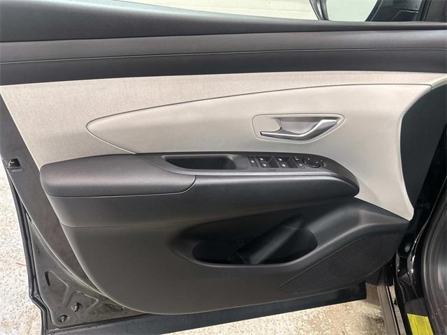 new 2025 Hyundai TUCSON Hybrid car, priced at $38,440