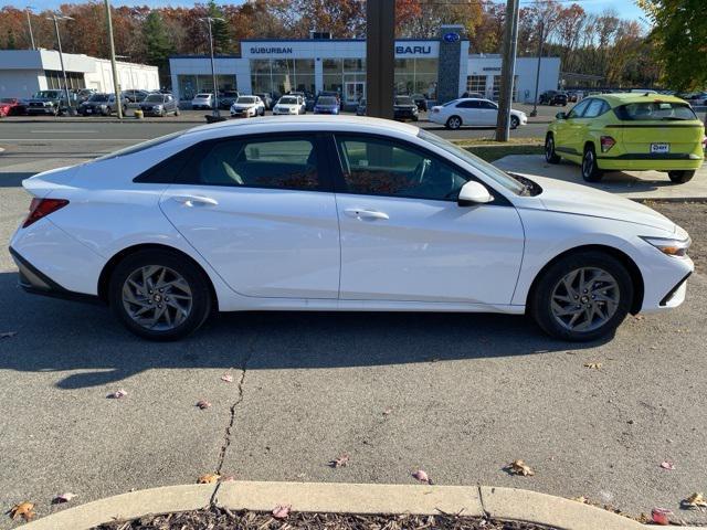 new 2024 Hyundai Elantra car, priced at $25,520