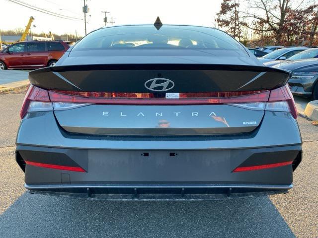 new 2025 Hyundai Elantra HEV car, priced at $28,765