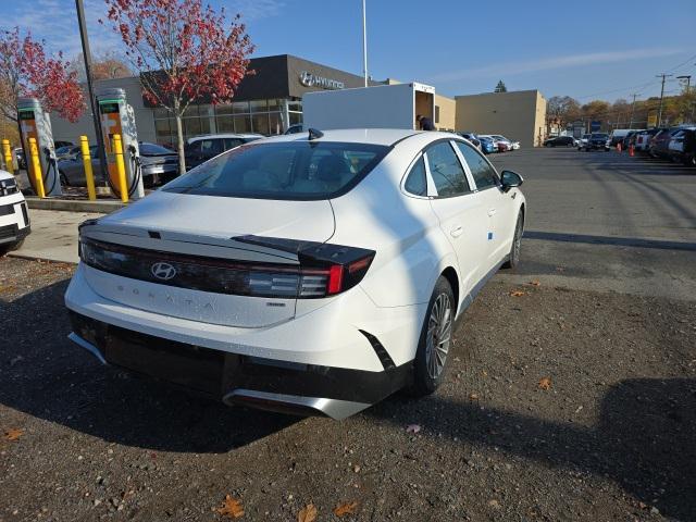 new 2024 Hyundai Sonata Hybrid car, priced at $32,975