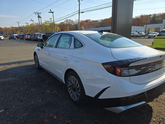 new 2024 Hyundai Sonata Hybrid car, priced at $32,975