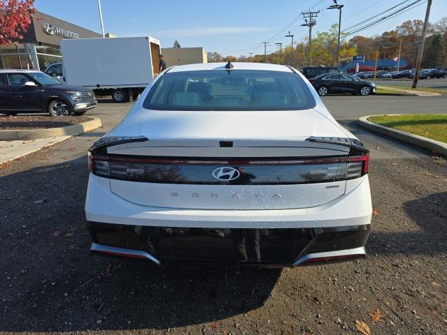 new 2024 Hyundai Sonata Hybrid car, priced at $32,975