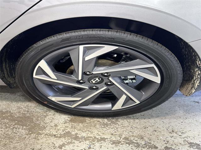 new 2025 Hyundai Elantra car, priced at $27,680