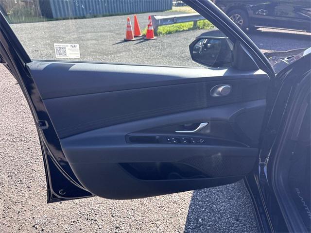 new 2025 Hyundai ELANTRA HEV car, priced at $27,290