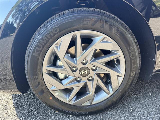 new 2025 Hyundai ELANTRA HEV car, priced at $27,290