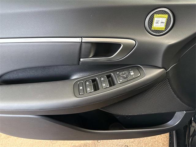 new 2025 Hyundai Sonata Hybrid car, priced at $33,160