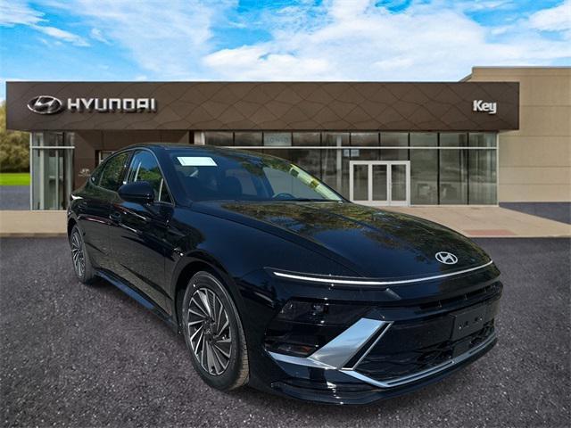 new 2025 Hyundai Sonata Hybrid car, priced at $33,160