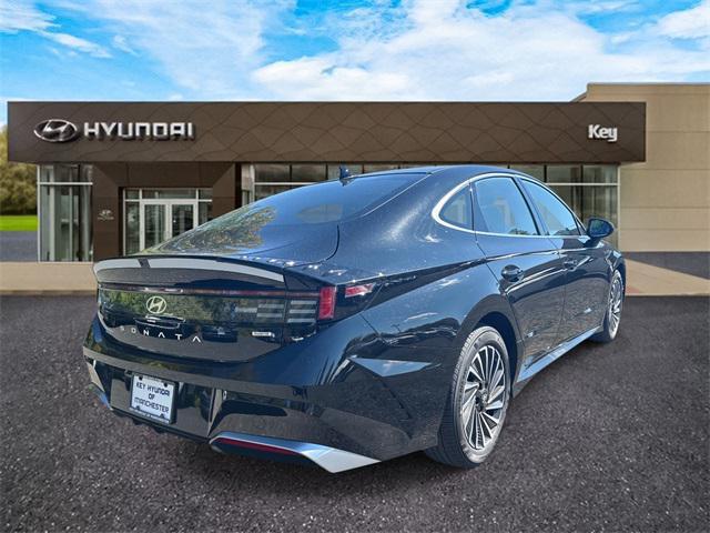 new 2025 Hyundai Sonata Hybrid car, priced at $33,160