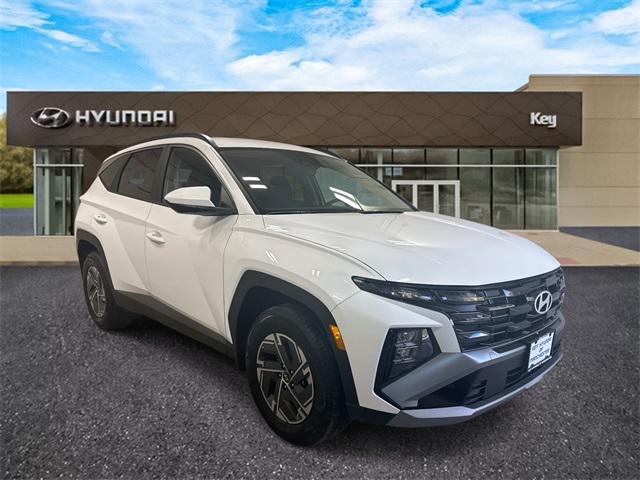 new 2025 Hyundai TUCSON Hybrid car, priced at $36,095