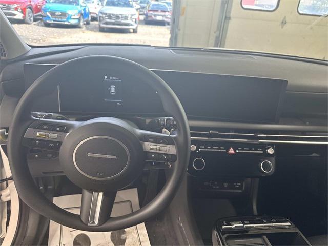 new 2025 Hyundai TUCSON Hybrid car, priced at $36,095