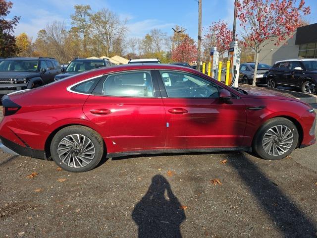 new 2024 Hyundai Sonata Hybrid car, priced at $38,890