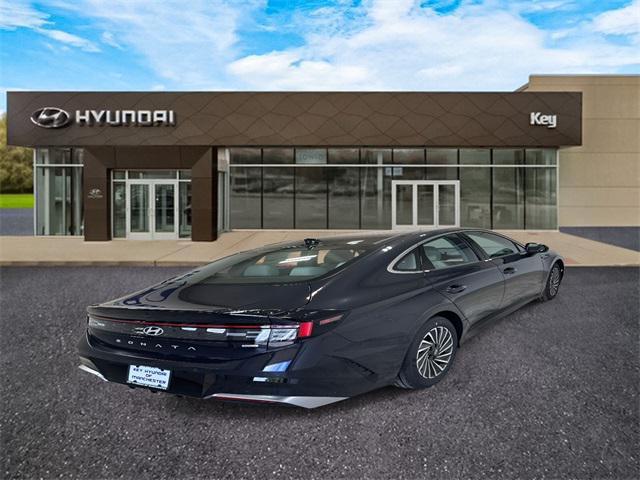 new 2025 Hyundai Sonata Hybrid car, priced at $38,500