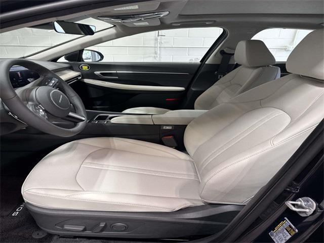new 2025 Hyundai Sonata Hybrid car, priced at $38,500