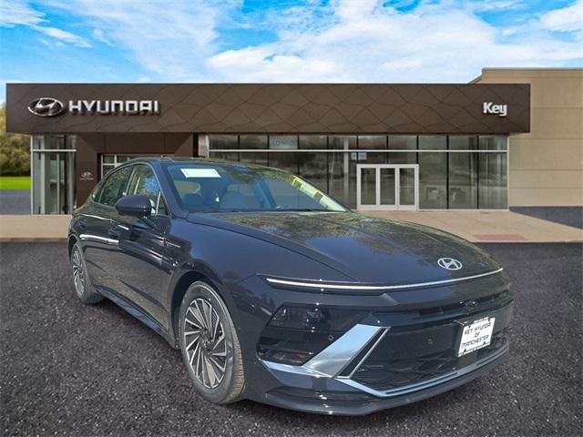 new 2025 Hyundai Sonata Hybrid car, priced at $38,500