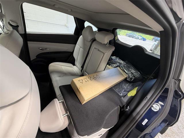 new 2025 Hyundai TUCSON Hybrid car, priced at $39,100