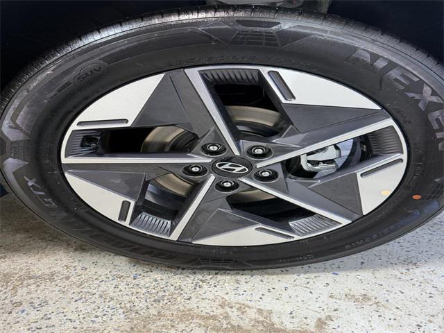 new 2025 Hyundai TUCSON Hybrid car, priced at $39,100