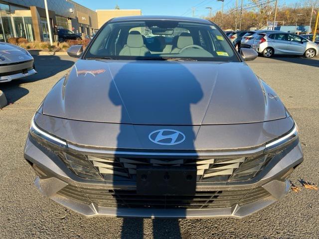 new 2024 Hyundai Elantra HEV car, priced at $27,935