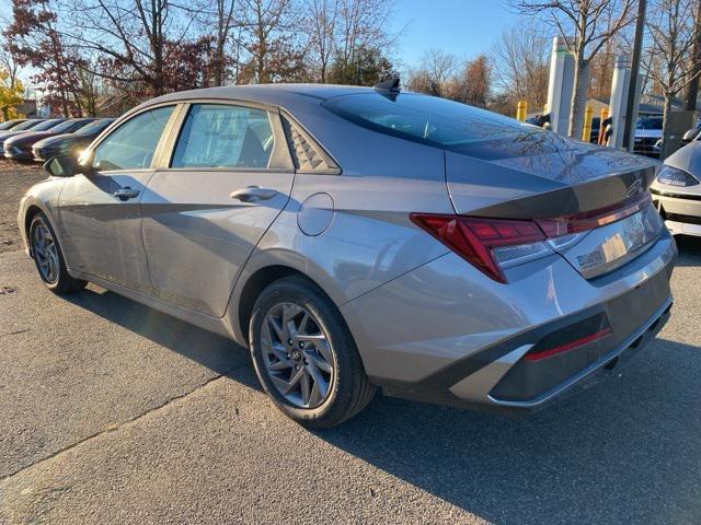 new 2024 Hyundai Elantra HEV car, priced at $27,935