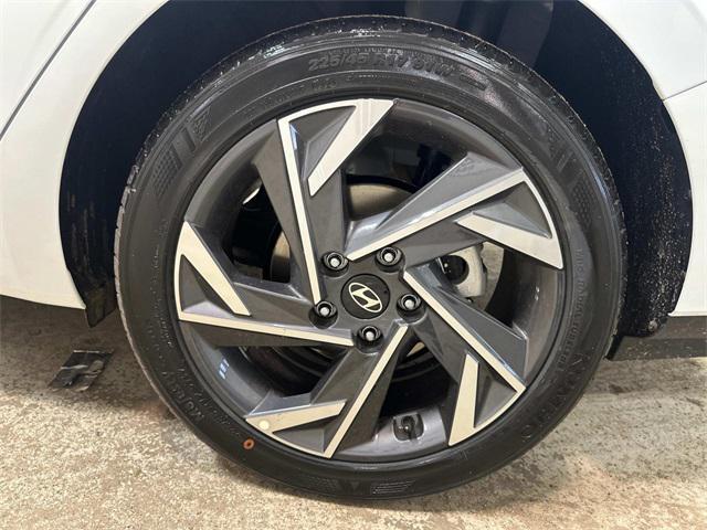 new 2025 Hyundai Elantra car, priced at $25,565