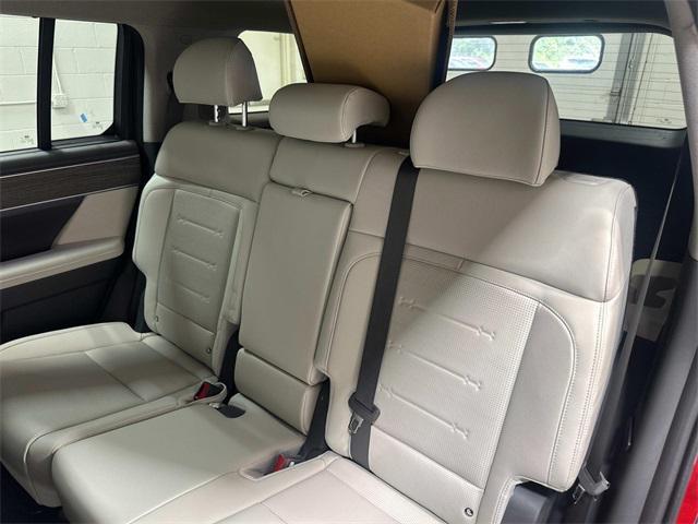 new 2025 Hyundai Santa Fe car, priced at $49,280