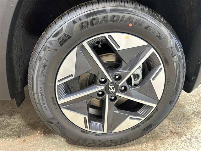 new 2025 Hyundai TUCSON Hybrid car, priced at $38,930