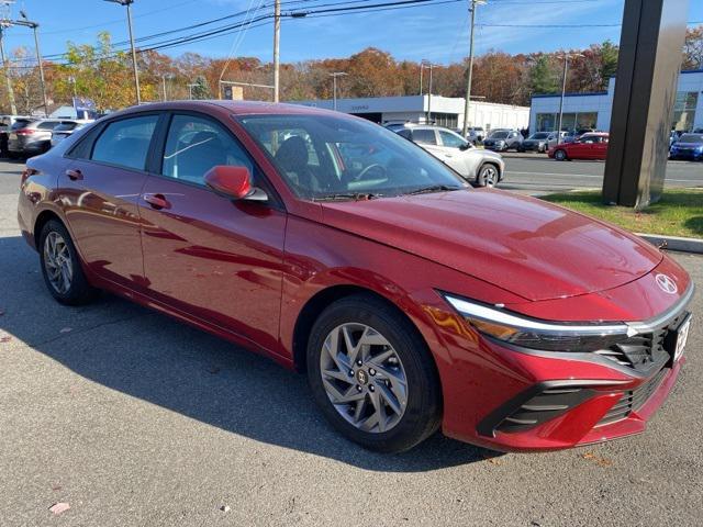 new 2024 Hyundai Elantra car, priced at $25,265