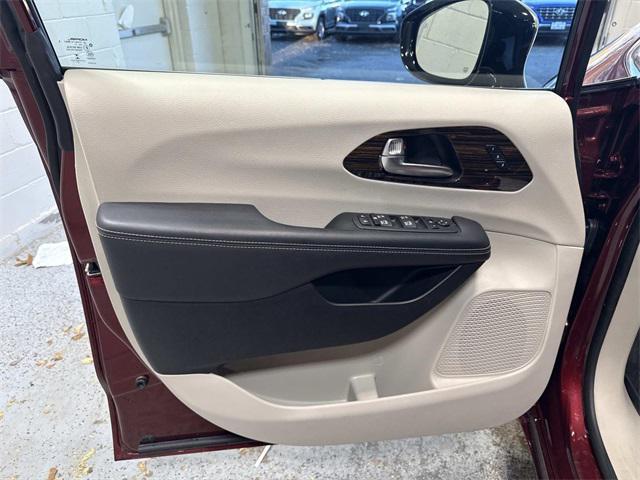 used 2023 Chrysler Pacifica car, priced at $39,994