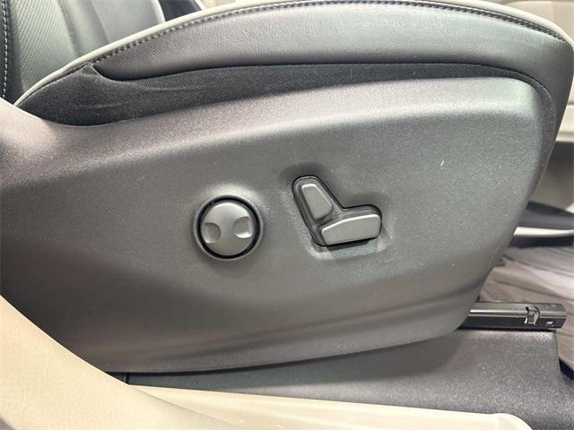 used 2023 Chrysler Pacifica car, priced at $39,994