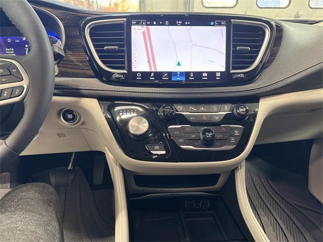 used 2023 Chrysler Pacifica car, priced at $39,994