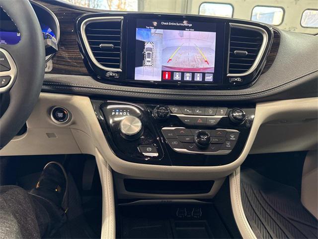 used 2023 Chrysler Pacifica car, priced at $39,994