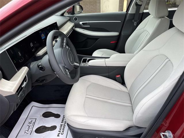 new 2025 Hyundai Sonata Hybrid car, priced at $33,610