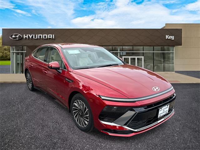 new 2025 Hyundai Sonata Hybrid car, priced at $33,610