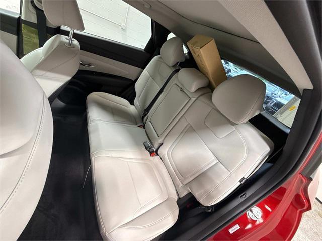 new 2025 Hyundai TUCSON Hybrid car, priced at $39,600