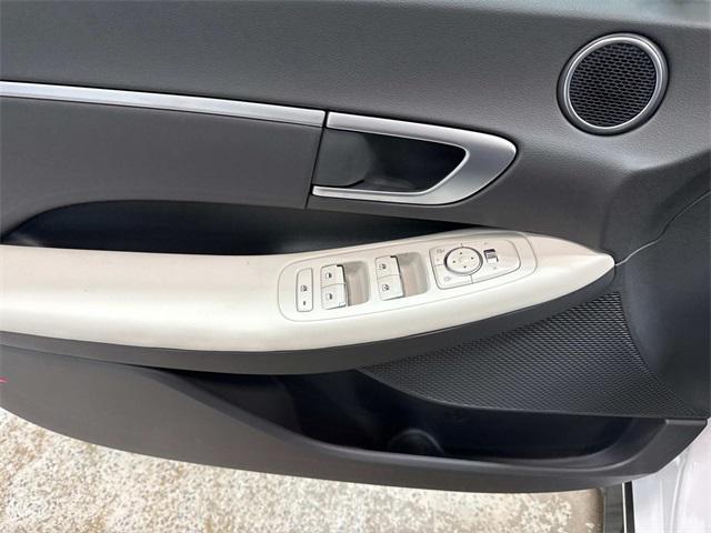 new 2025 Hyundai Sonata Hybrid car, priced at $33,625