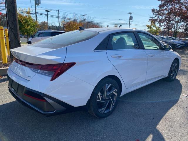 new 2024 Hyundai Elantra car, priced at $31,610