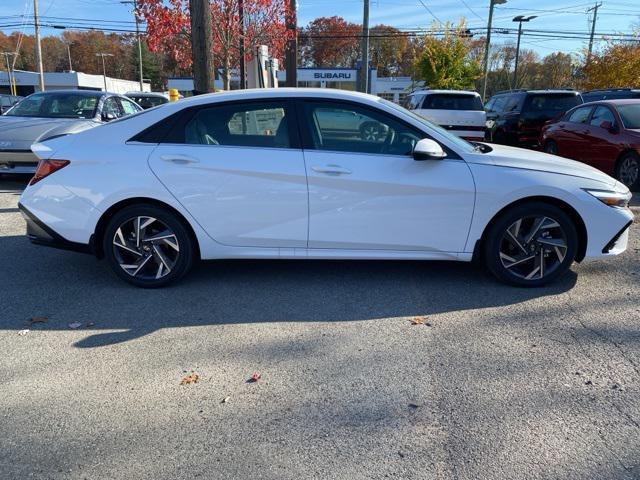 new 2024 Hyundai Elantra car, priced at $31,610