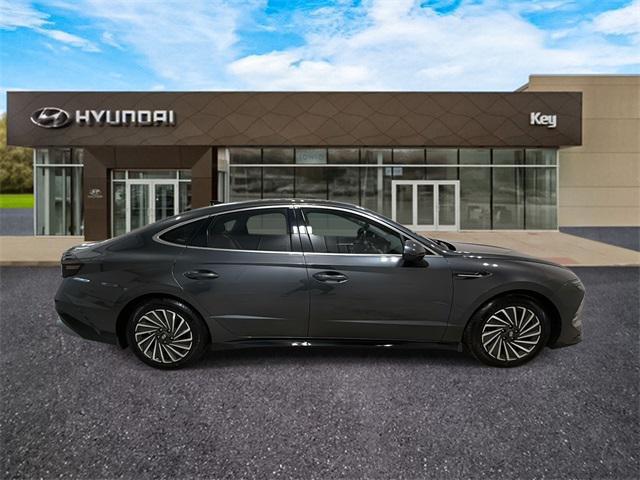 used 2024 Hyundai Sonata Hybrid car, priced at $23,317