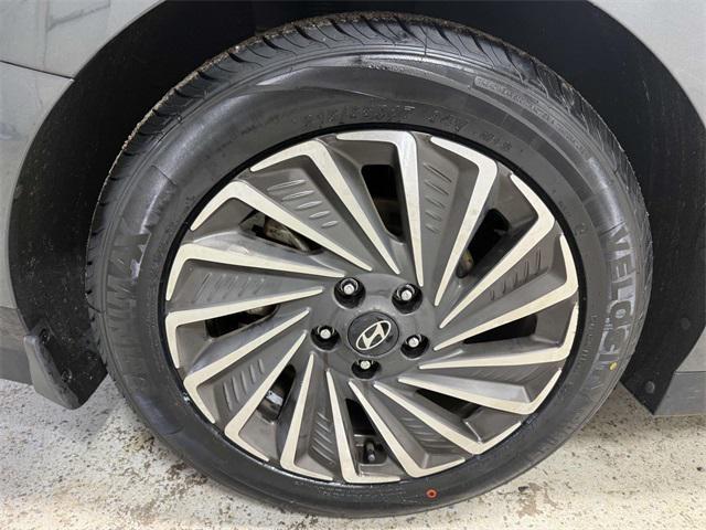 used 2024 Hyundai Sonata Hybrid car, priced at $23,317