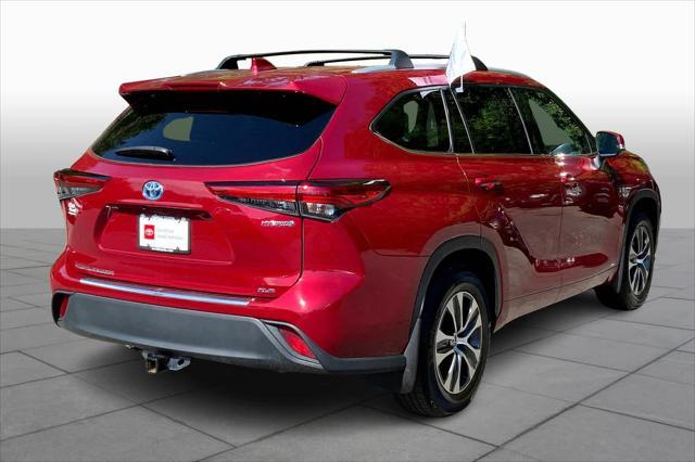 used 2022 Toyota Highlander Hybrid car, priced at $31,482