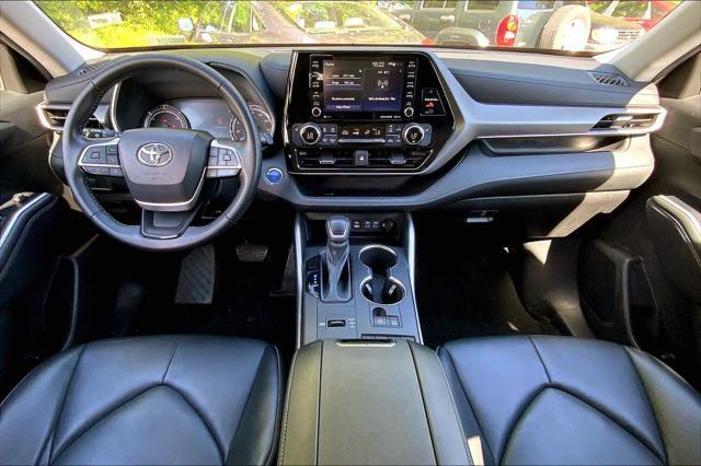 used 2022 Toyota Highlander Hybrid car, priced at $31,482